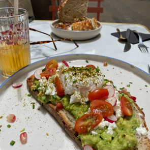 avocado toast - nina café - brunch végétarien montpellier